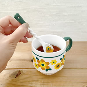 デコレ（DECOLE）ココペル（kokopele）レトロスプーン【キッチン雑貨/北欧/食器】グリーンのカップとセットで使用の画像